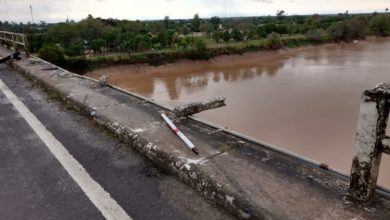Photo of Un camión cayó al río al cruzar un puente en la ruta 11