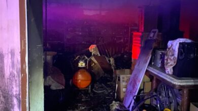 Photo of Rescataron a un hombre de 66 atrapado en un incendio en su casa