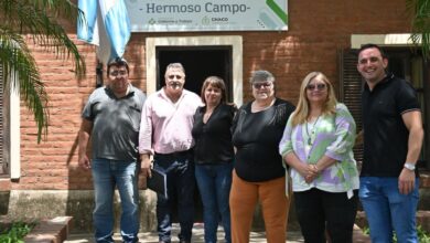 Photo of Gómez visitó y dialogó con trabajadores de los  registros civiles de Hermoso Campo y Castelli