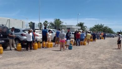 Photo of Vecinos se agolpan en distribuidoras para acceder al gas más barato