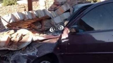 Photo of Un policía en estado de ebriedad estrelló su auto contra la pared de una casa