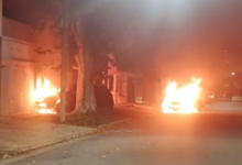 Photo of Incendiaron 13 autos en Rosario y dejaron amenazas a Bullrich y a Pullaro