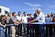 Photo of En Roca, Zdero inauguró pavimento urbano y entregó títulos de propiedad 