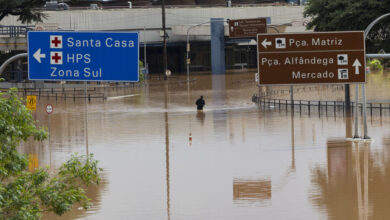 Photo of Aumentan a 100 las personas muertas por la inundación en Brasil