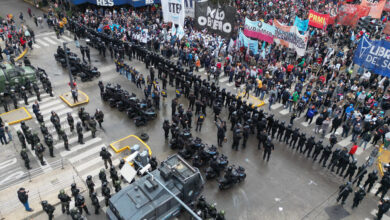 Photo of Masivas movilizaciones «contra el hambre y la eliminación de programas de Milei y Pettovello»