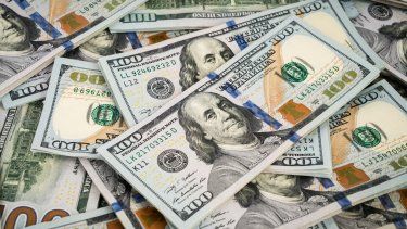 Photo of El dólar blue llegó a $1.300 y marcó un nuevo récord